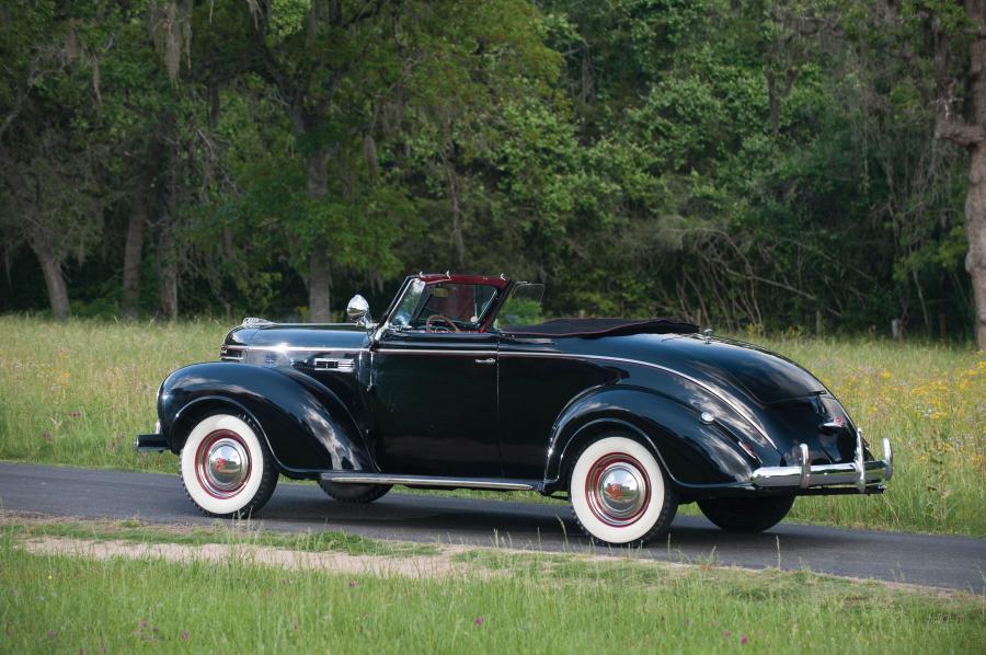  Plymouth Deluxe Convertible Coupe 1939 года  (фото 8 из 33)
